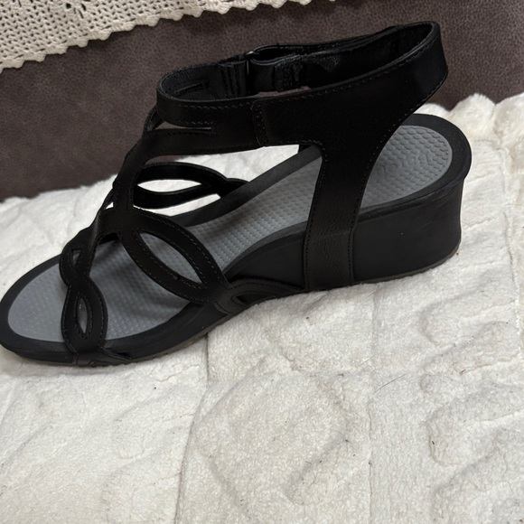 BareTraps Black Strappy Sandals - Picture 2 of 4
